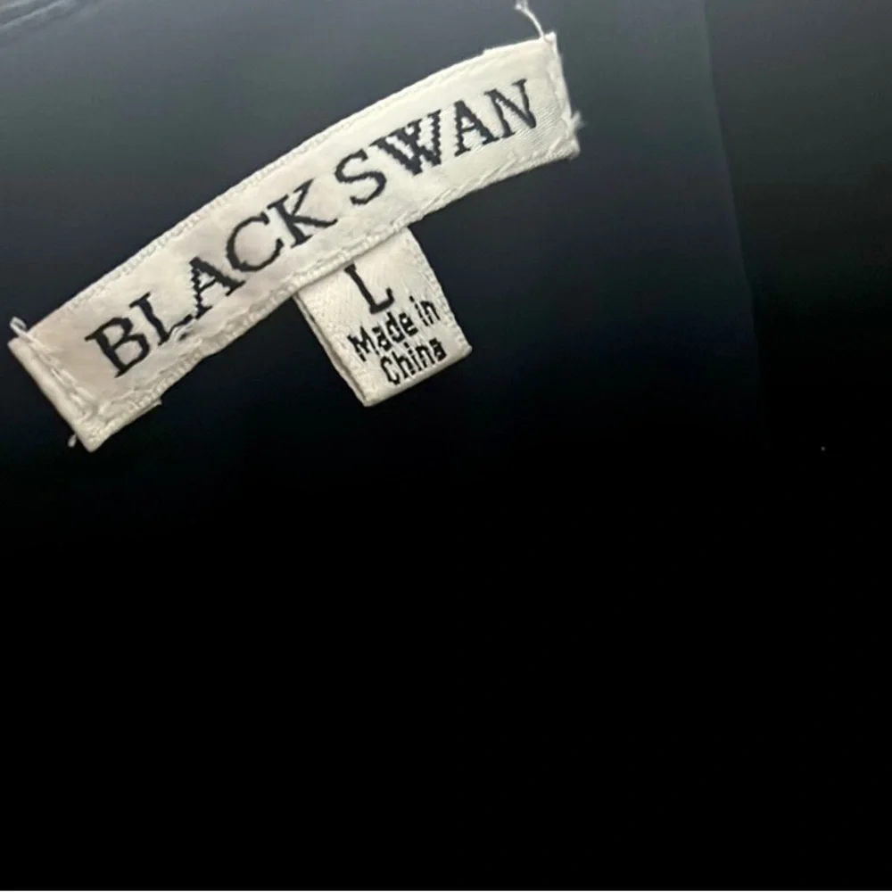 Lulu’s Black Swan, Flirty, Funky & Fabulous,Sexy Layered look, Classic,Timeless - Picture 8 of 15